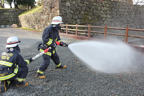 写真：きりのようなふんむほう水
