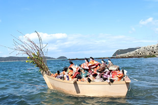 写真5：雛流し