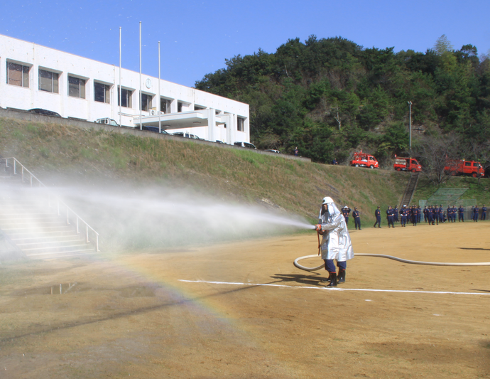 写真：放水している