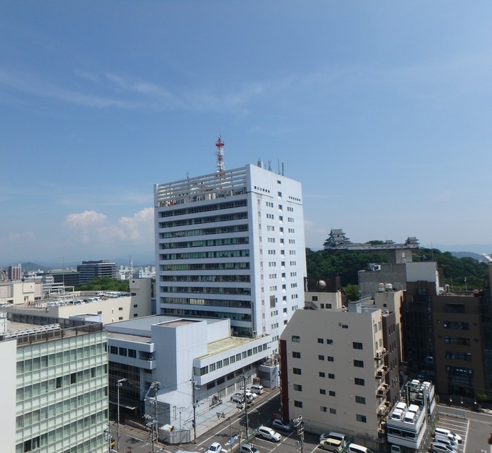  [和歌山市役所を和歌山市消防局庁舎屋上から撮影]