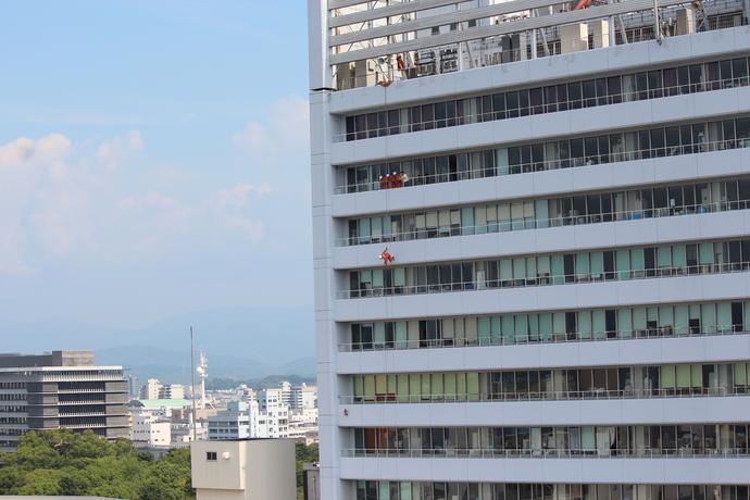  [訓練風景3：前降り降下と呼ばれる降下方法]