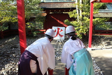 写真：初期消火活動