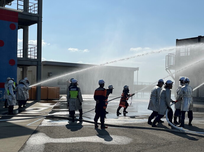 写真：放水活動（2）