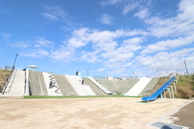 つつじが丘総合公園にぎわい・スポーツ公園ゾーン　スライダーの写真