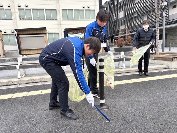「おはよう5分間清掃」の様子(2)
