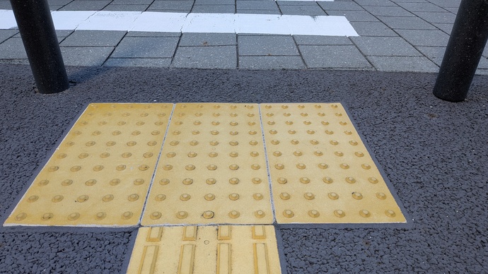 点状ブロックの画像を掲載しています